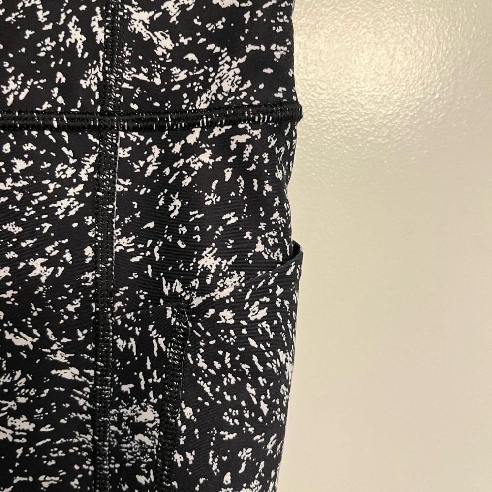 Athleta Ultimate Stash 7/8 Tight Black White Size XXS - Picture 5 of 9